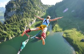 多米电子-穆古鲁扎巅峰对决，西亚卡姆与60激战TL分钟，精彩发挥胜负难料！